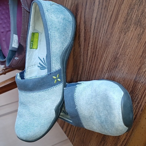 Ahnu Jackie Blue Leather Textile Comfort Slip On‎ Flats Shoes Sz 7 - Picture 1 of 7